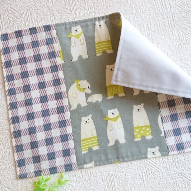 ランチョンマット　くまさん♡　３５×２５ｃｍ